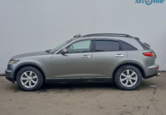 Подержанный автомобиль Infiniti FX 2005 года (8 фото)