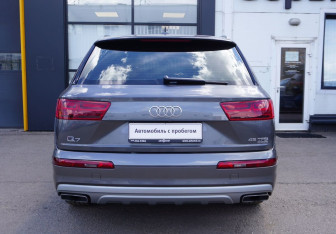 Подержанный автомобиль Audi Q7 2019 года (6 фото)