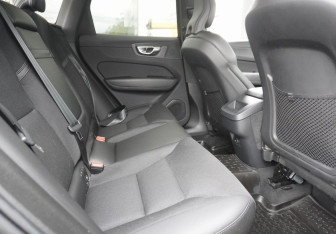 Подержанный автомобиль Volvo XC60 2021 года (10 фото)