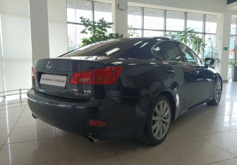 Подержанный автомобиль Lexus IS Sedan 2007 года (5 фото)