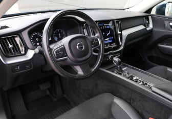 Подержанный автомобиль Volvo XC60 2021 года (16 фото)