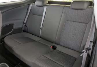 Подержанный автомобиль Opel Astra Hatchback 2012 года (12 фото)