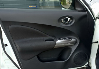 Подержанный автомобиль Nissan Juke 2011 года (17 фото)