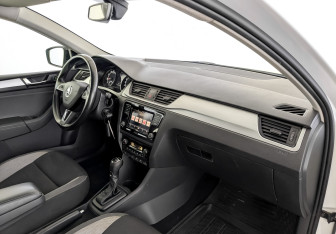 Подержанный автомобиль Skoda Rapid Liftback 2019 года (11 фото)