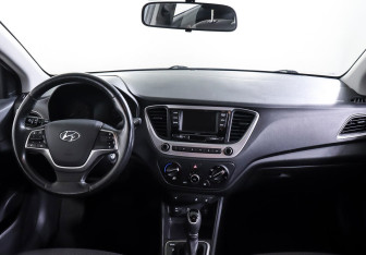 Подержанный автомобиль Hyundai Solaris Sedan 2018 года (10 фото)