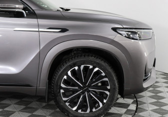 Подержанный автомобиль Jaecoo J8 2024 года (14 фото)