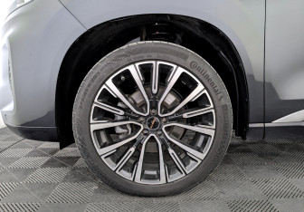 Подержанный автомобиль Exeed VX 2023 года (18 фото)