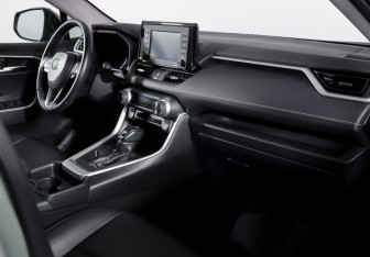 Подержанный автомобиль Toyota RAV4 2020 года (9 фото)