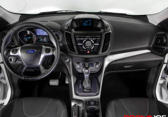 Подержанный автомобиль Ford Kuga 2014 года (10 фото)