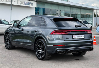 Подержанный автомобиль Audi Q8 2023 года (7 фото)