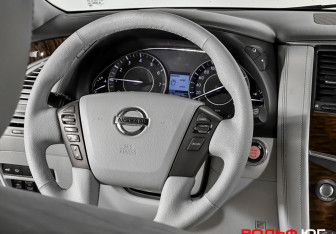 Подержанный автомобиль Nissan Patrol 2014 года (12 фото)