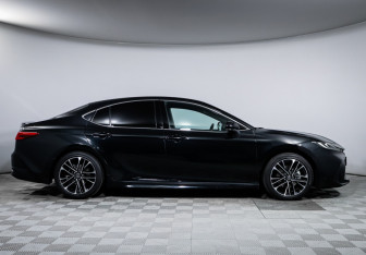Подержанный автомобиль Toyota Camry Sedan 2024 года (4 фото)