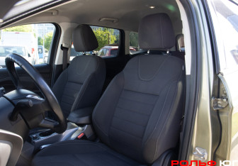 Подержанный автомобиль Ford Kuga 2013 года (14 фото)