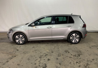 Подержанный автомобиль Volkswagen Golf Hatchback 2018 года (8 фото)