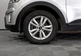 Подержанный автомобиль Hyundai Creta 2019 года (17 фото)