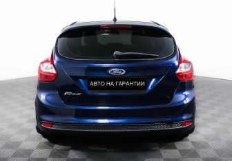Подержанный автомобиль Ford Focus Hatchback 2013 года (6 фото)