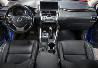 Подержанный автомобиль Lexus NX 2018 года (14 фото)