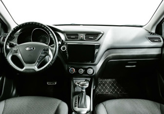 Подержанный автомобиль Kia Rio Hatchback 2017 года (11 фото)