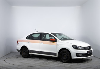 Подержанный автомобиль Volkswagen Polo Sedan 2017 года (3 фото)