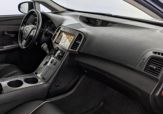 Подержанный автомобиль Toyota Venza 2013 года (12 фото)