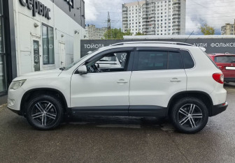 Подержанный автомобиль Volkswagen Tiguan 2009 года (8 фото)