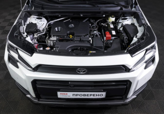 Подержанный автомобиль Toyota RAV4 2025 года (9 фото)