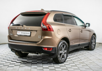 Подержанный автомобиль Volvo XC60 2012 года (5 фото)
