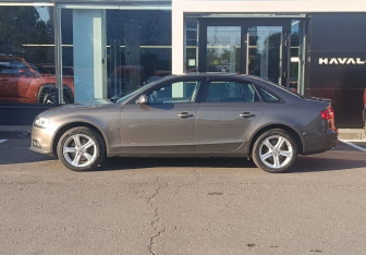 Подержанный автомобиль Audi A4 Sedan 2014 года (9 фото)