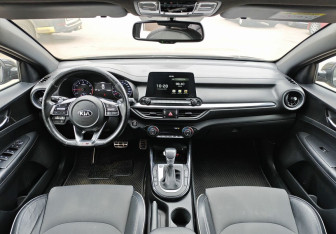 Подержанный автомобиль Kia Cerato Sedan 2020 года (10 фото)