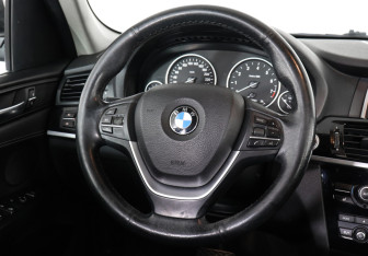 Подержанный автомобиль BMW X3 2017 года (12 фото)