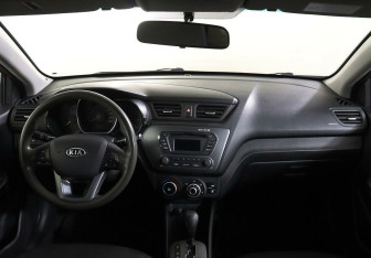 Подержанный автомобиль Kia Rio Sedan 2012 года (8 фото)