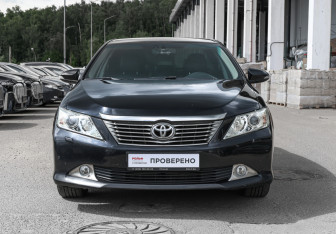 Подержанный автомобиль Toyota Camry Sedan 2012 года (2 фото)