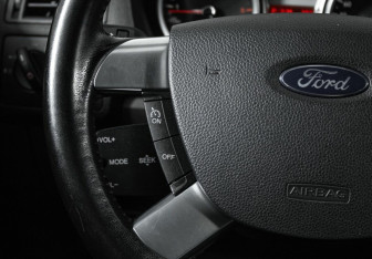 Подержанный автомобиль Ford Kuga 2012 года (12 фото)