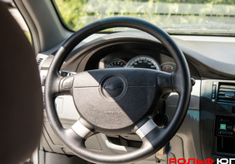 Подержанный автомобиль Chevrolet Lacetti Sedan 2012 года (11 фото)