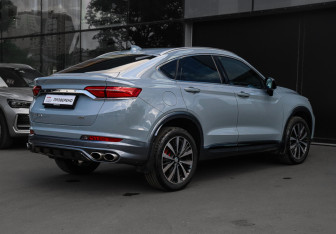 Подержанный автомобиль Geely Tugella 2022 года (4 фото)