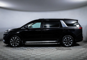 Подержанный автомобиль Kia Carnival 2020 года (8 фото)