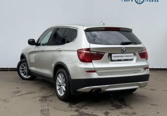 Подержанный автомобиль BMW X3 2012 года (7 фото)