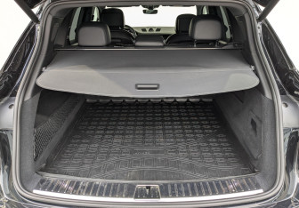 Подержанный автомобиль Porsche Cayenne 2021 года (10 фото)