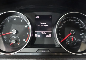 Подержанный автомобиль Volkswagen Golf Hatchback 2018 года (18 фото)