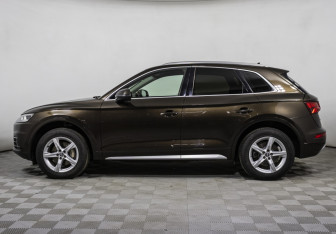 Подержанный автомобиль Audi Q5 2017 года (8 фото)