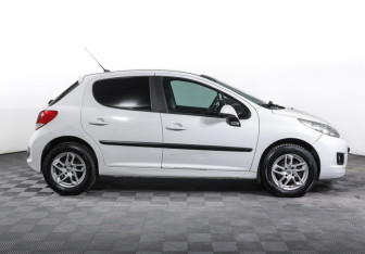 Подержанный автомобиль Peugeot 207 Hatchback 2010 года (4 фото)