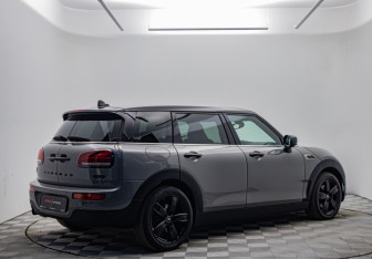 Подержанный автомобиль MINI Clubman Wagon 2021 года (5 фото)