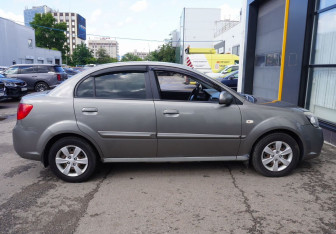Подержанный автомобиль Kia Rio Sedan 2009 года (4 фото)