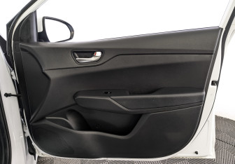 Подержанный автомобиль Hyundai Solaris Sedan 2020 года (25 фото)