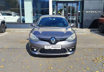 Подержанный автомобиль Renault Fluence 2013 года (2 фото)