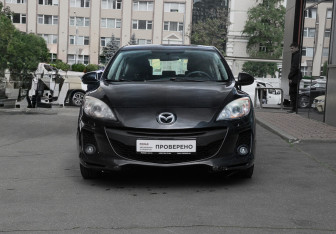 Подержанный автомобиль Mazda 3 Hatchback 2011 года (2 фото)