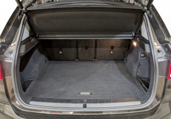 Подержанный автомобиль BMW X1 2018 года (10 фото)