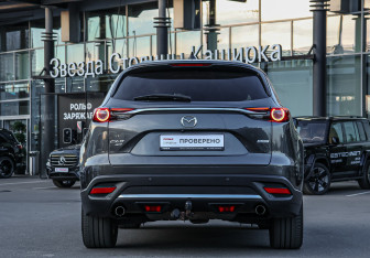Подержанный автомобиль Mazda CX-9 2018 года (6 фото)
