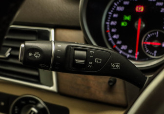 Подержанный автомобиль Mercedes-Benz GLE 2015 года (13 фото)