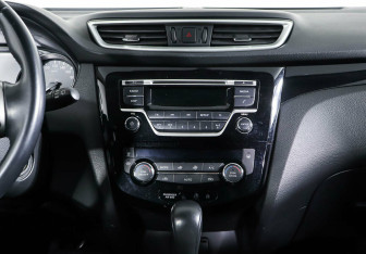 Подержанный автомобиль Nissan Qashqai 2017 года (14 фото)